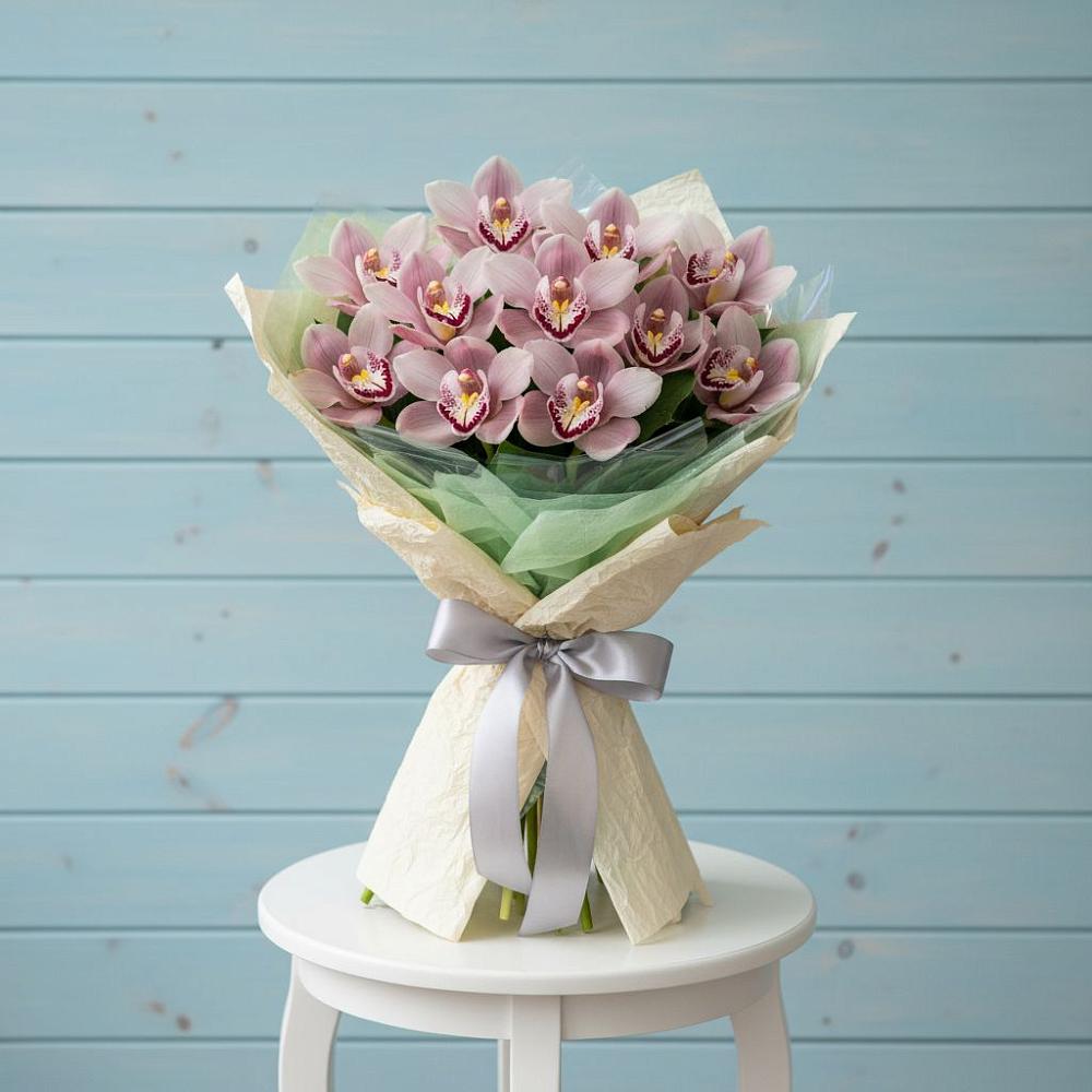 Букет цветов из: Орхидеи и Розы в Скопине