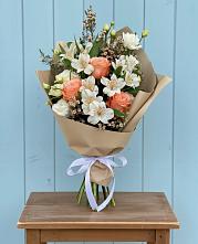 Букет цветов из:  Альстромерии, Лизиантусы, Розы и Хризантемы #REPLACE_PRED# Скопине