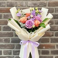 Букет цветов из:  Лизиантусы и Розы в Скопине