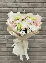 Букет цветов из:  Гвоздики, Розы, Лизиантусы и Хризантемы #REPLACE_PRED# Скопине