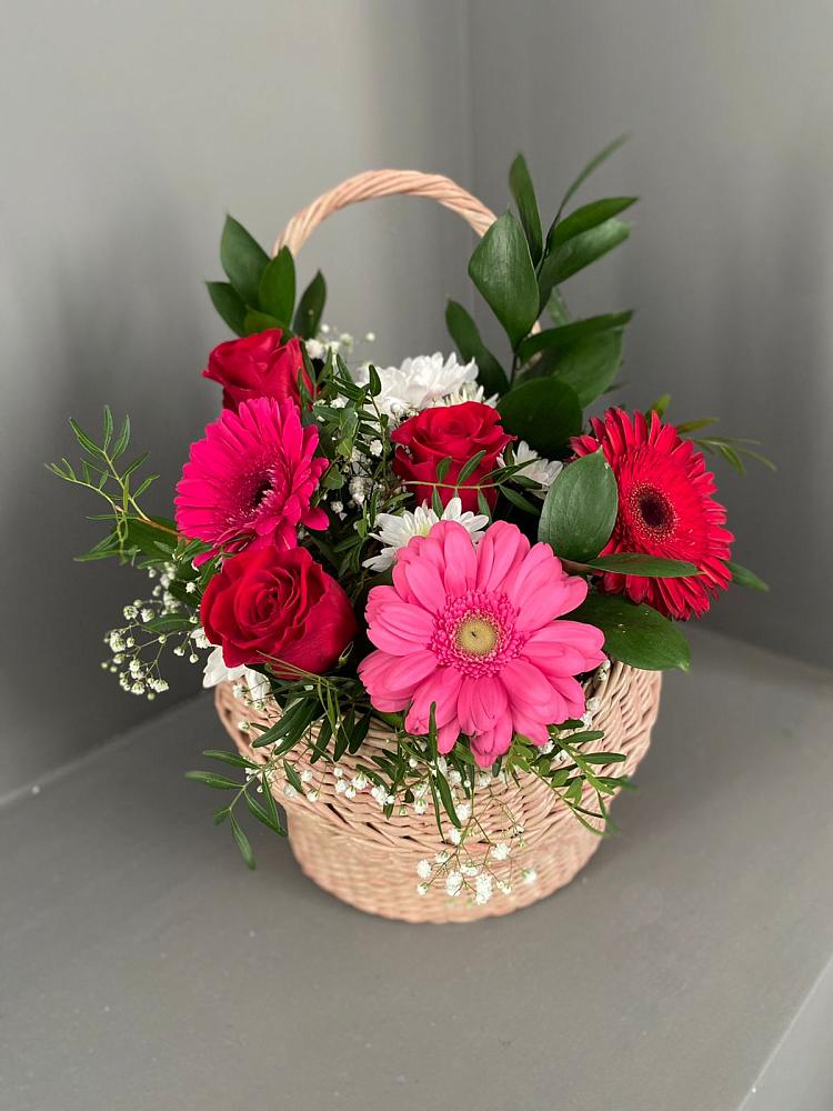Цветочная композиция из Розы, Хризантемы и Герберы в корзине в Скопине