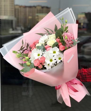Букет цветов из: Розы, Лизиантусы и Хризантемы в Скопине